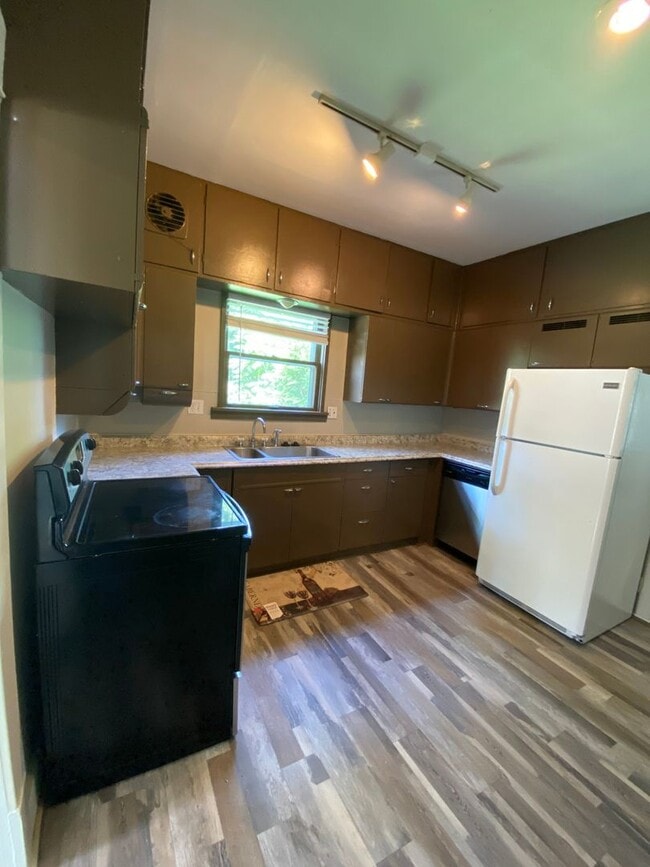 Photo - Italian Estates Property Management