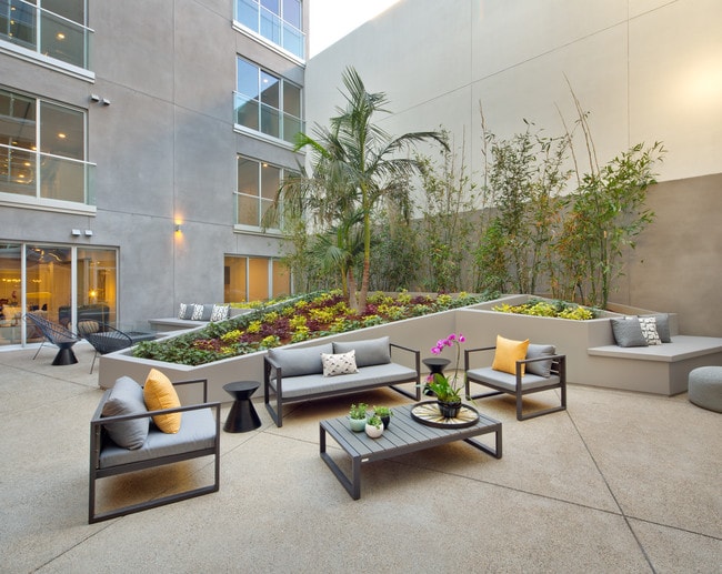 Courtyard Lounge