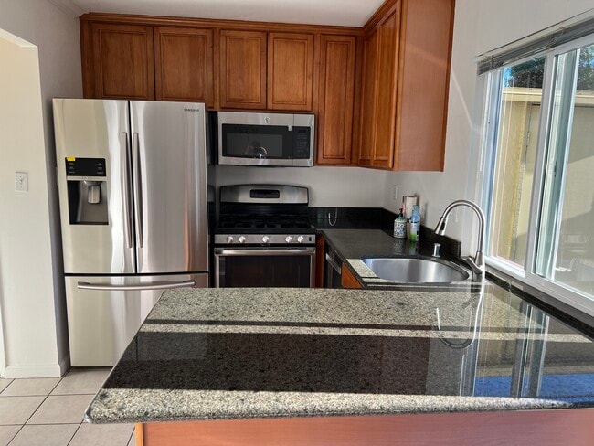 Photo - 2586 Tosca Way