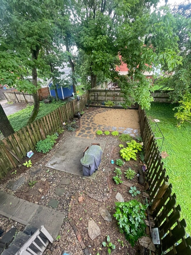 Photo - 4127 Lakeman St