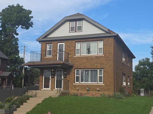 Building Photo - 1750 S 83rd St