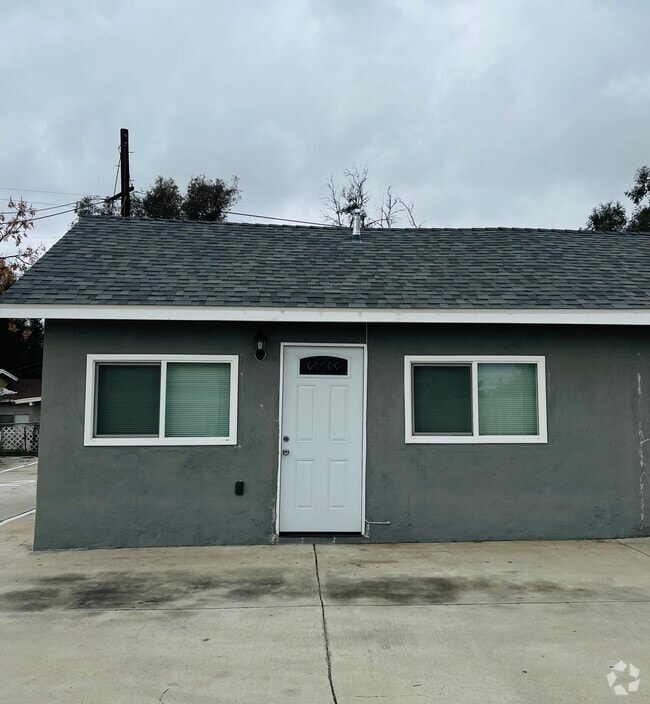 Building Photo - 21633 Cottonwood Ave Rental
