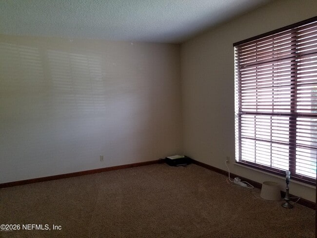 Photo - 2384 Stonebridge Dr