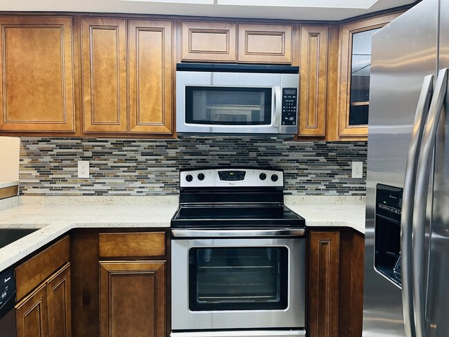 Photo - 3042 Sir Hamilton Cir Unit 6