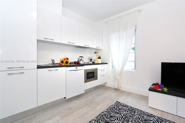 Photo - 811 Jefferson Ave Unit 101