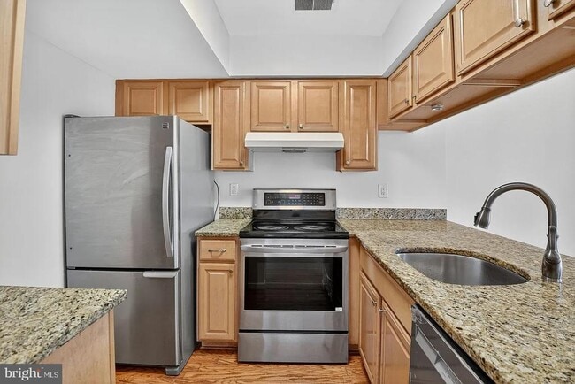 Photo - 9805 Lake Shore Dr