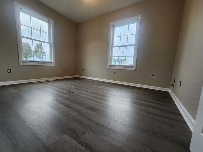 Photo - 93 Washington Dr