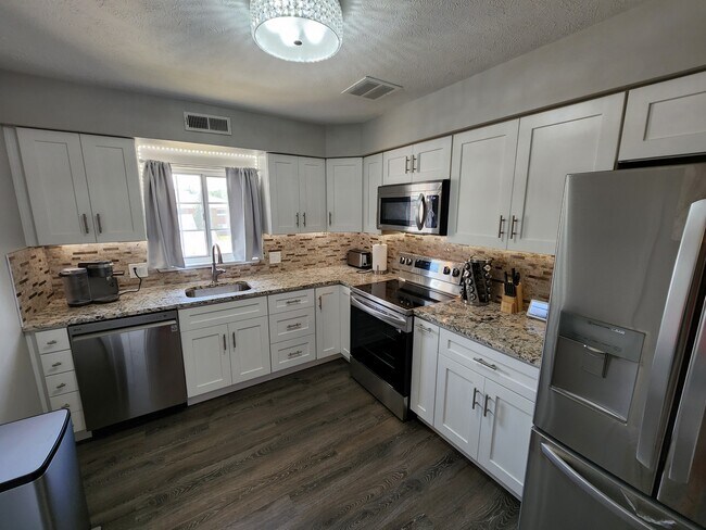 Photo - 10391 Glenway Dr Unit 10391 Glenway, 201