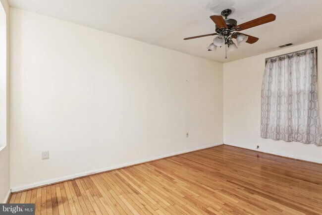 Photo - 725 Florida Ave NE
