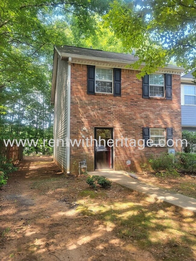 Building Photo - WOW!!!.....AWESOME BRICK TOWNHOME ( CORNER...