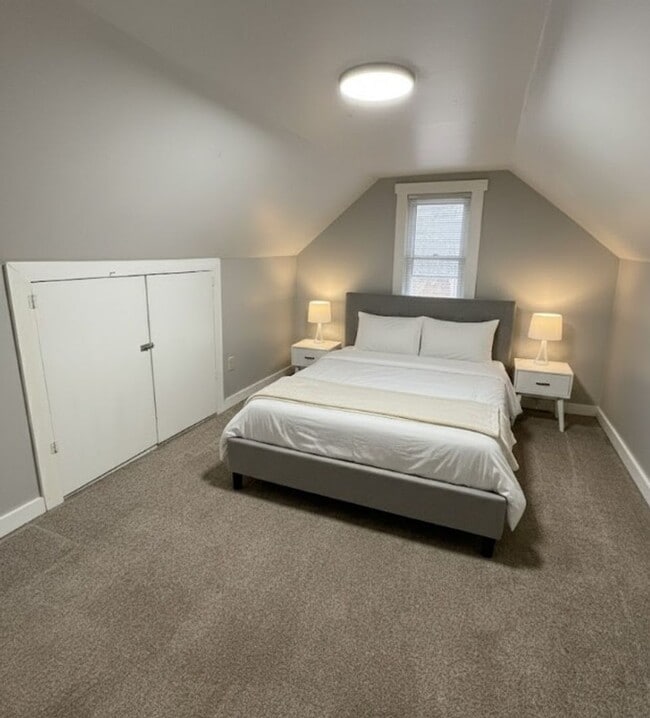 Building Photo - 2-Bed, 1-Bath House for Rent!