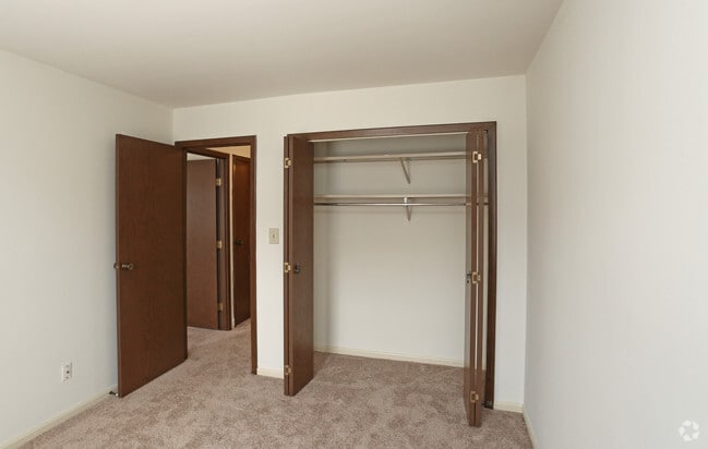 2BR, 1.5BA - 1,045 SF