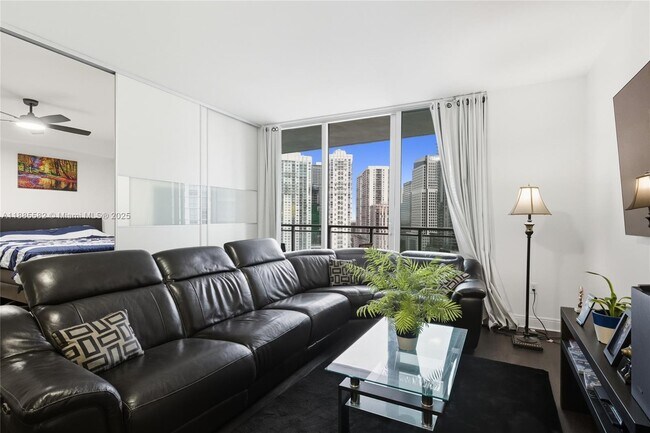 Photo - 90 SW 3rd St Unidad 2214