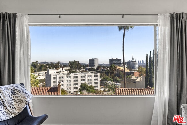 Building Photo - 2014 Whitley Ave Unit 3 Rental