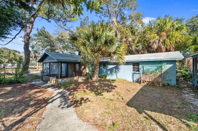 Building Photo - For Rent. One Bed One Bath Single Family Home