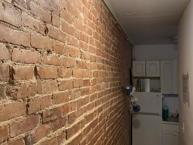 Building Photo - 28 S Huntington Ave Unit 103