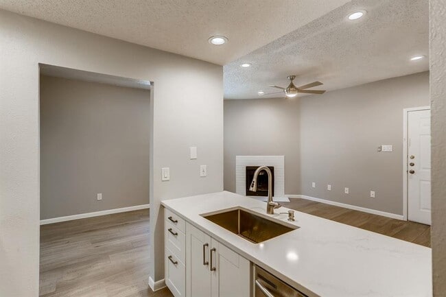 Photo - 114 E 31st St