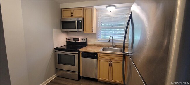 Photo - 2542 Dock Rd