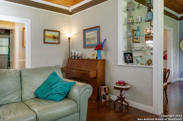 Photo - 1050 W Coll St