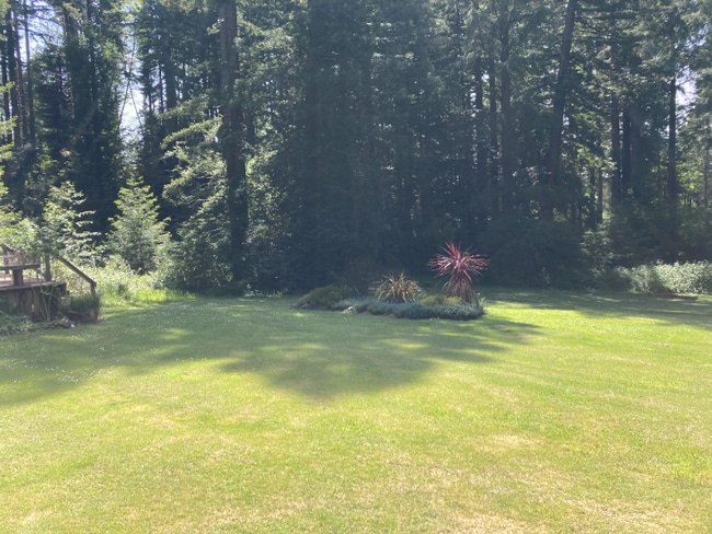 Photo - 90 Whittier Ln