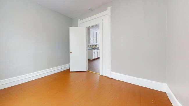 Photo - 3165 W 31st St