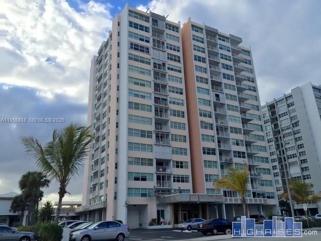 Building Photo - 1400 S Ocean Dr Unit 1004