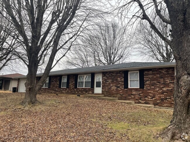 Building Photo - 1202-MF2-E2 Unit B Rental