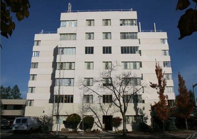 Medford Plaza Apartments - Medford Plaza Apartments
