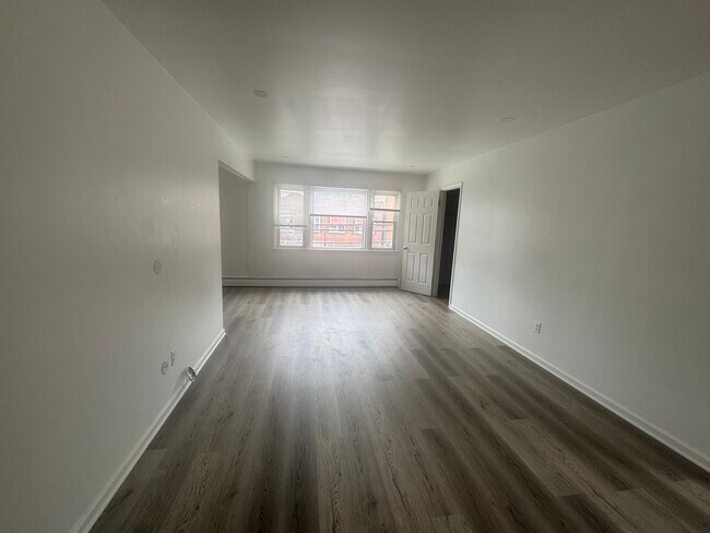 Photo - 121 Mallory Ave Unit 121 Mallory Ave #3