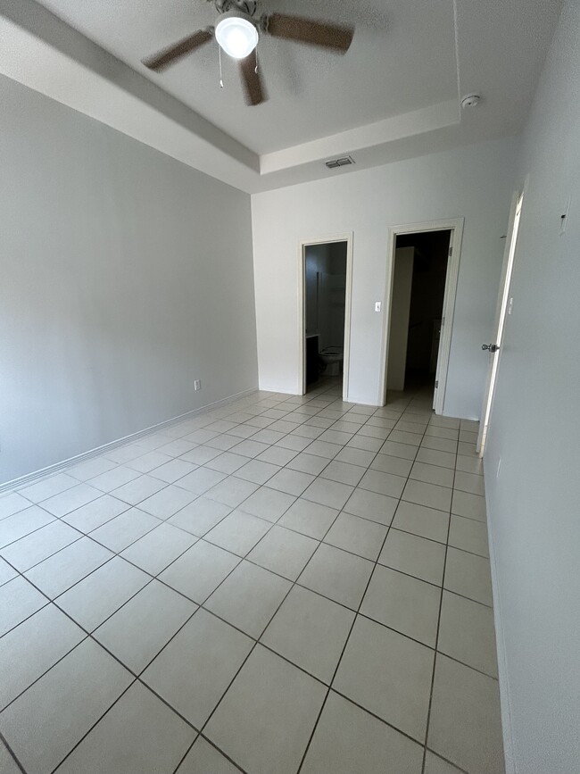 Photo - 3001 Diamondhead Ave Unidad 4