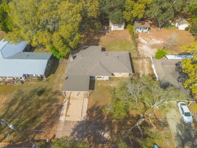 Photo - 911 Brown St