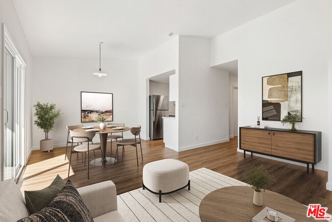 Building Photo - 836 Ashland Ave Unit 6