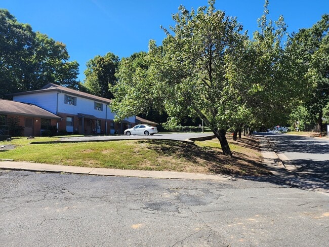 Photo - 818 Villa Ct Unidad D