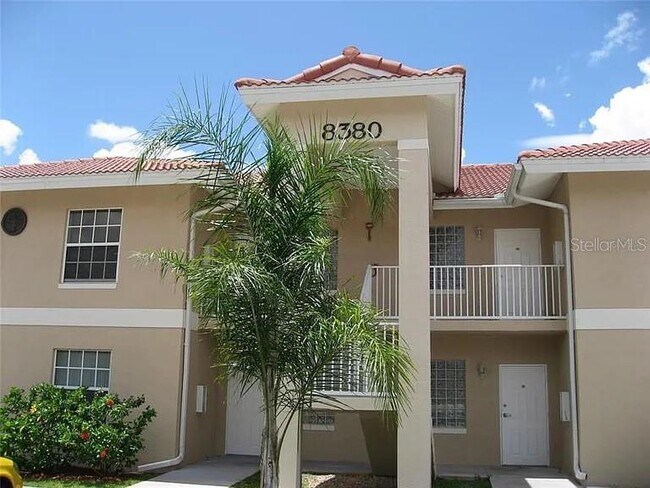 Photo - 8380 Bernwood Cove Loop Unidad 608 Rental