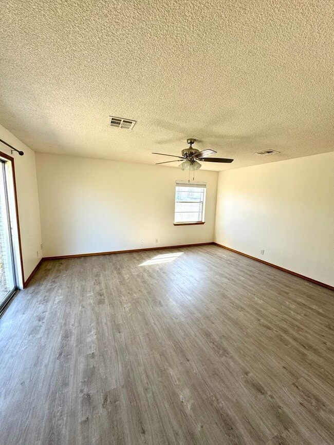 Photo - Updated 3 Bedroom, 1.5 Bath House Near Hard Rock Casino and Has Great Highway Access!
