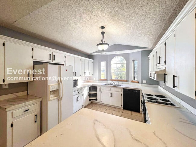 Building Photo - 6 Joel Ln