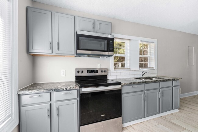 Photo - **Move in ready 3/2 Single Family home 32208