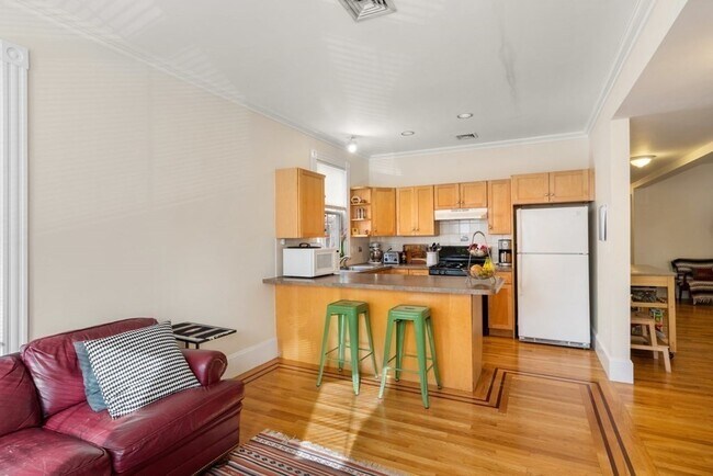 12 Magnolia Ave Unit 1
