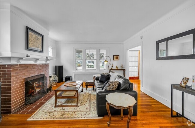 Building Photo - 935 West Blvd Unit 1 Rental
