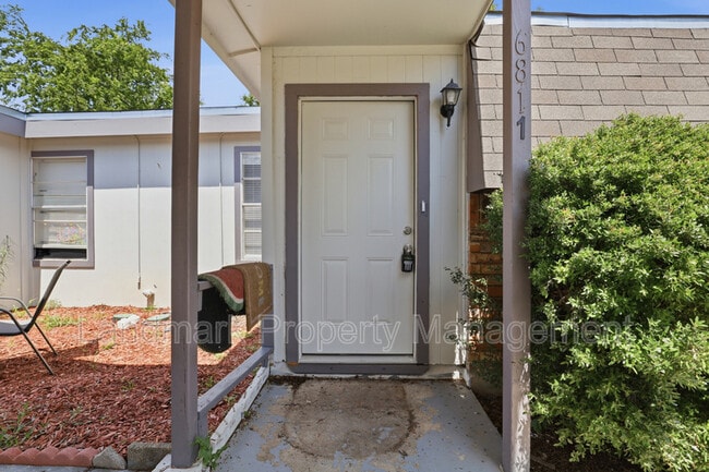 Building Photo - 6811 Trail Lake Dr