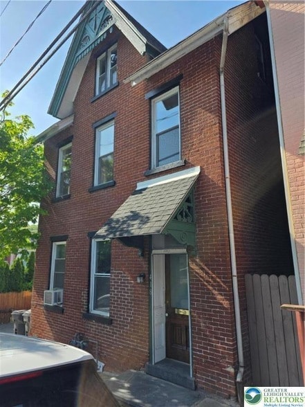 Photo - 418 W 4th St Apartment