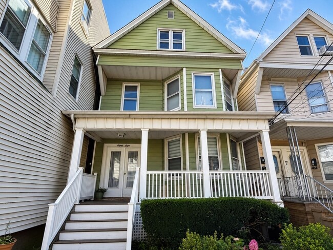 Building Photo - 88 W 26th St Unit 1
