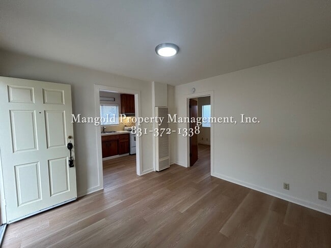 Photo - 842 Laine St Unit A