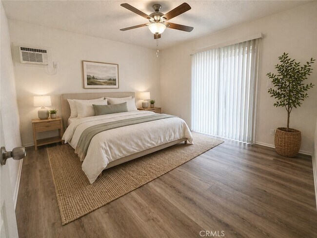 685 E Vista Chino Unit 4