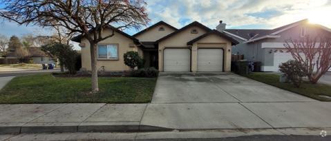 Building Photo - 900 Collegeview Dr Rental