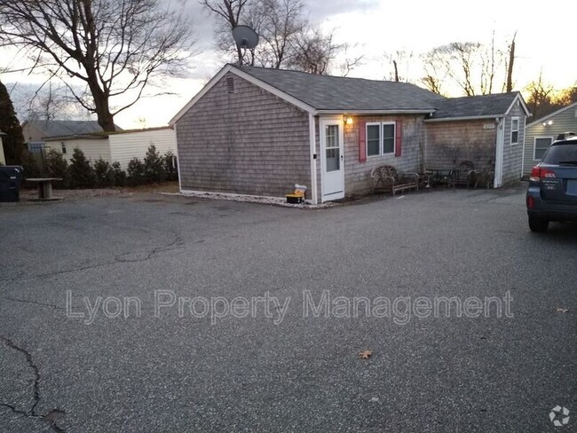 Building Photo - 433 Nausauket Rd Rental