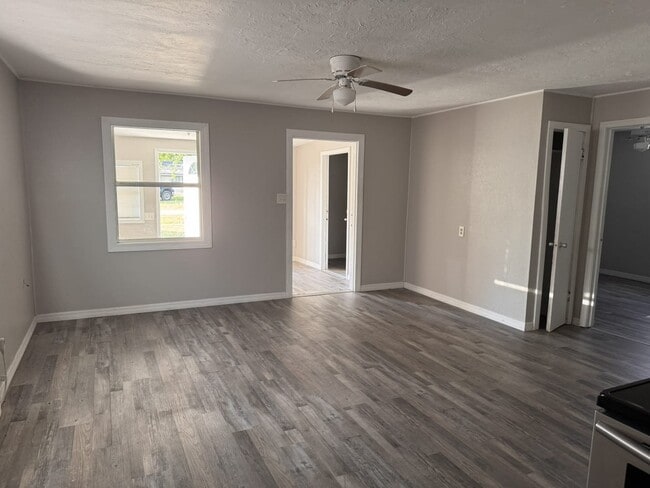 Building Photo - 1418 Woodlawn Ave