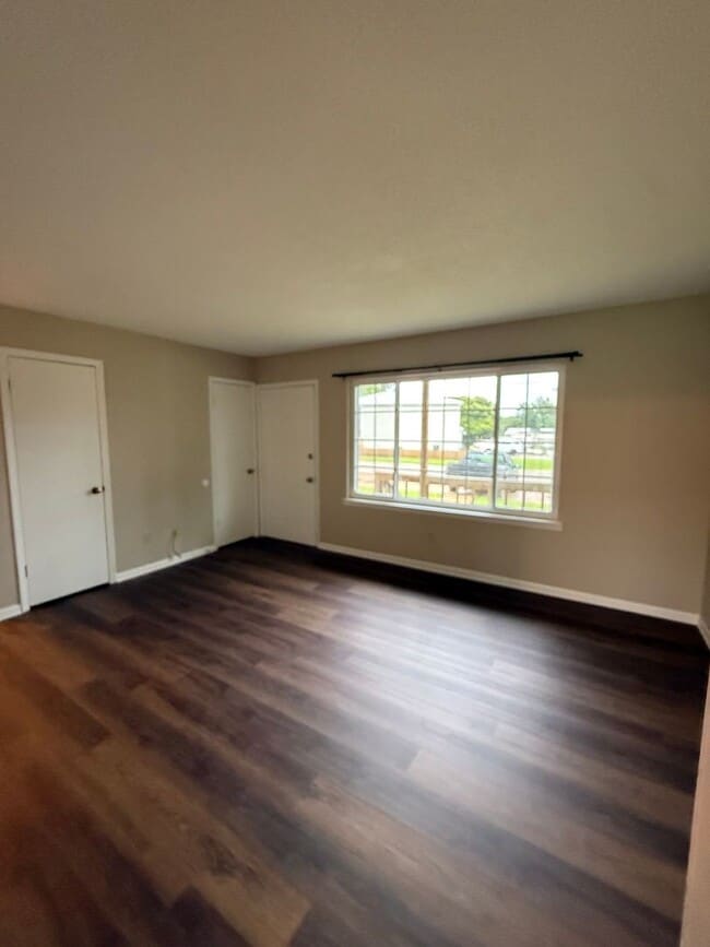 Photo - Available NOW-205 Glenwood Drive Apt 1- New LOOK Unit 1