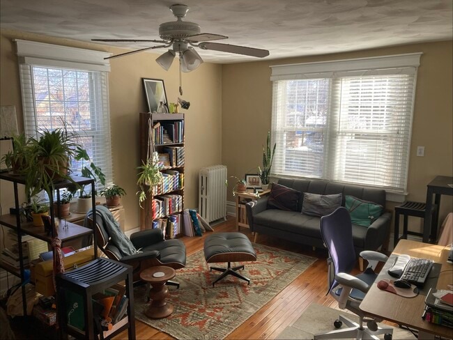 Building Photo - 504 N Pearl St Unit 15