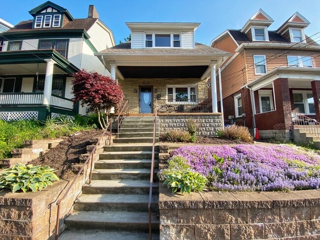 Building Photo - 6348 Waldron St